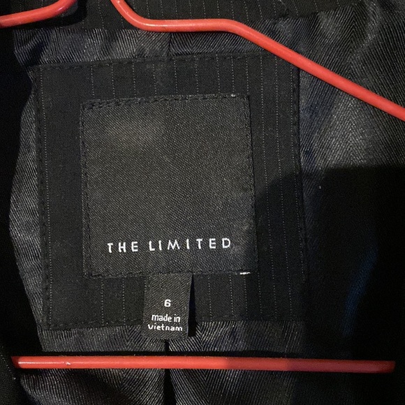2/$12 ❤️❤️ The limited pinstripe blazer size six - Picture 3 of 5